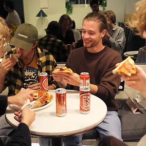 Хостел Gspot & Triangles Pizzeria 