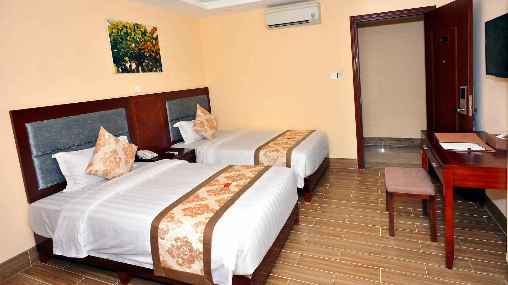 Nhat Minh Hotel And Apartment Đà Nẵng 4*,